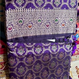 Stunning Banarasi 100% pure silk Brocade Saree with Gold Floral motif.